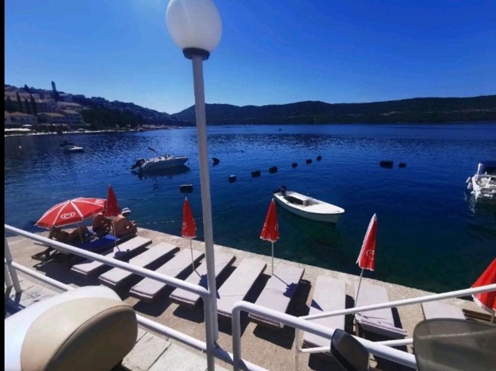 Apartmani Lezenic M Neum Eksteriør bilde