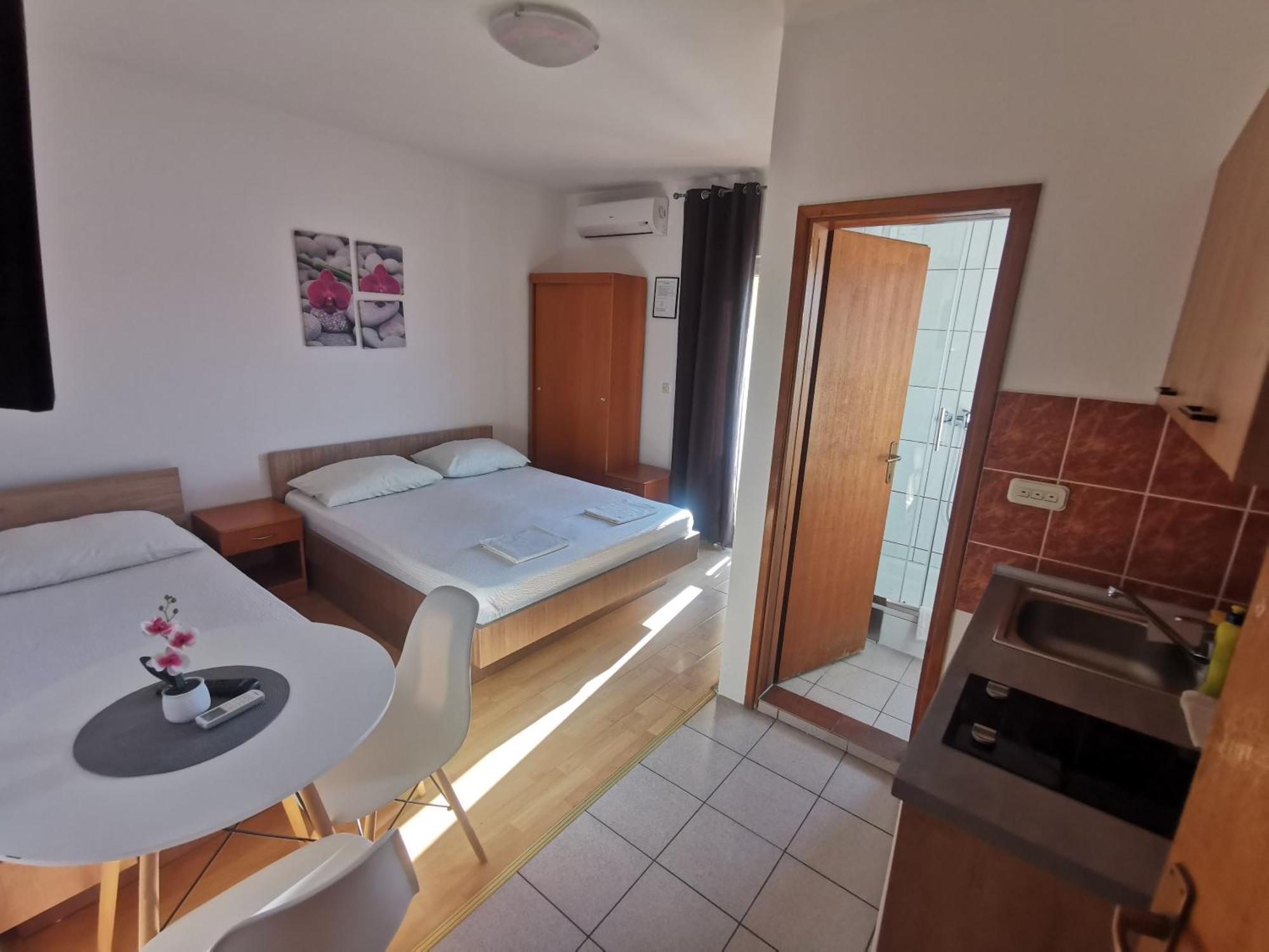 Apartmani Lezenic M Neum Eksteriør bilde