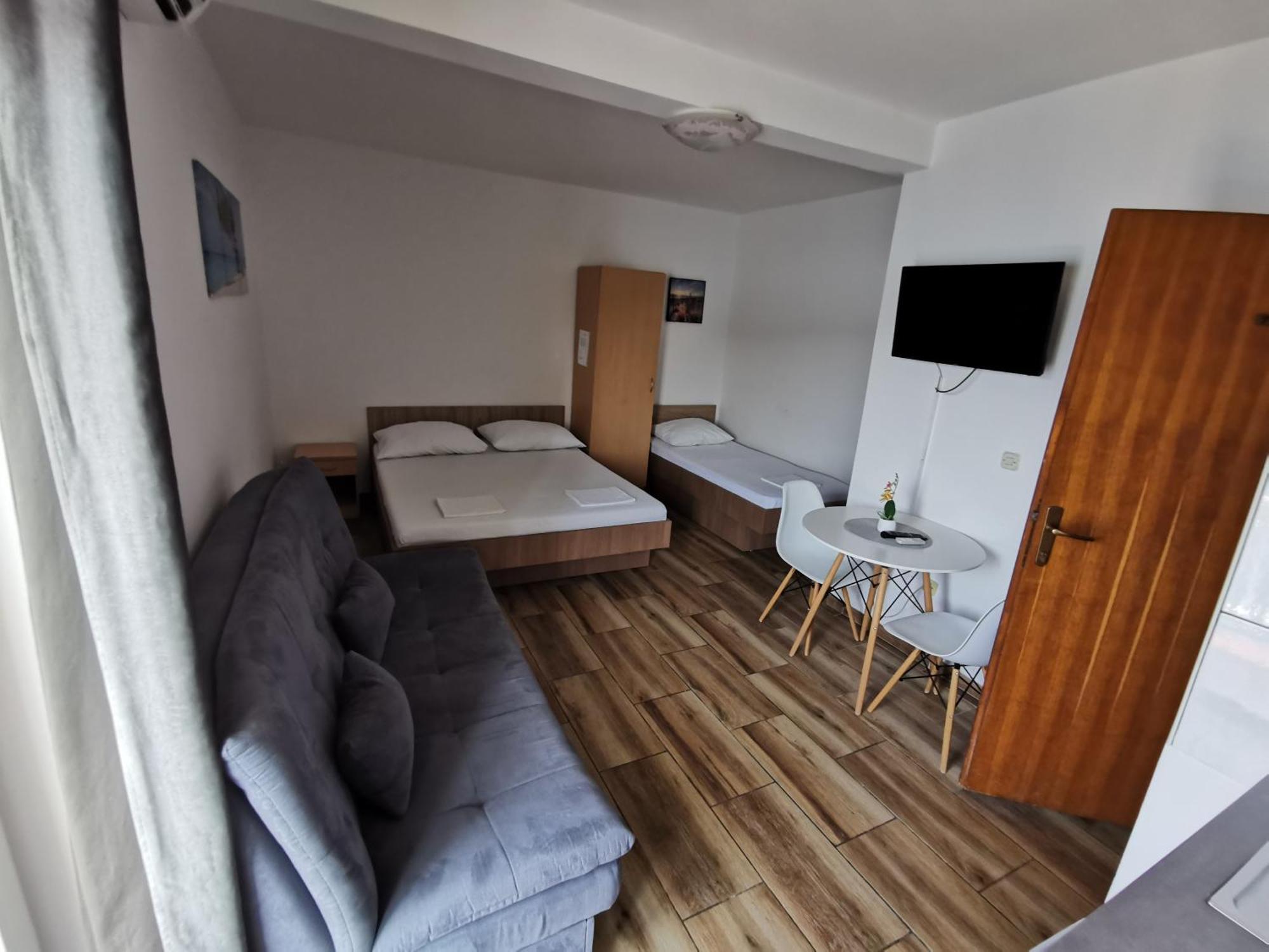 Apartmani Lezenic M Neum Eksteriør bilde
